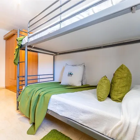 Homes & Go Gudrum Apartment
